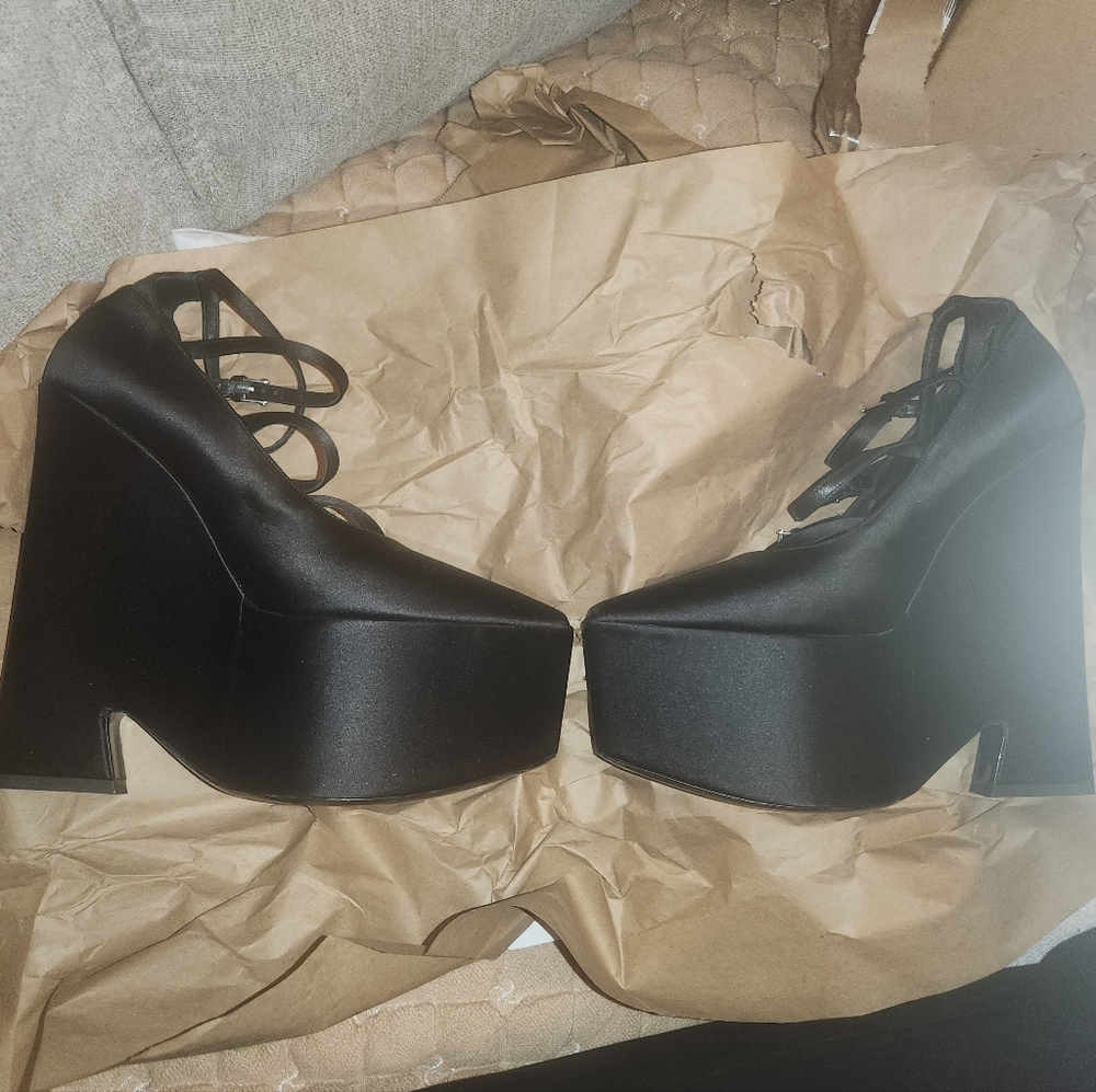 Versace Tempest Pointed Platform Pumps size EU 40 NEW Satin Black - Picture 5 of 7